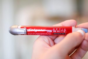قلم سفید کننده دندان colgate